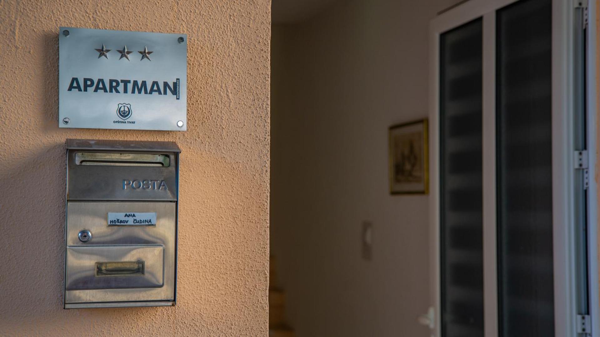 Apartmani Ana Tivat Luaran gambar